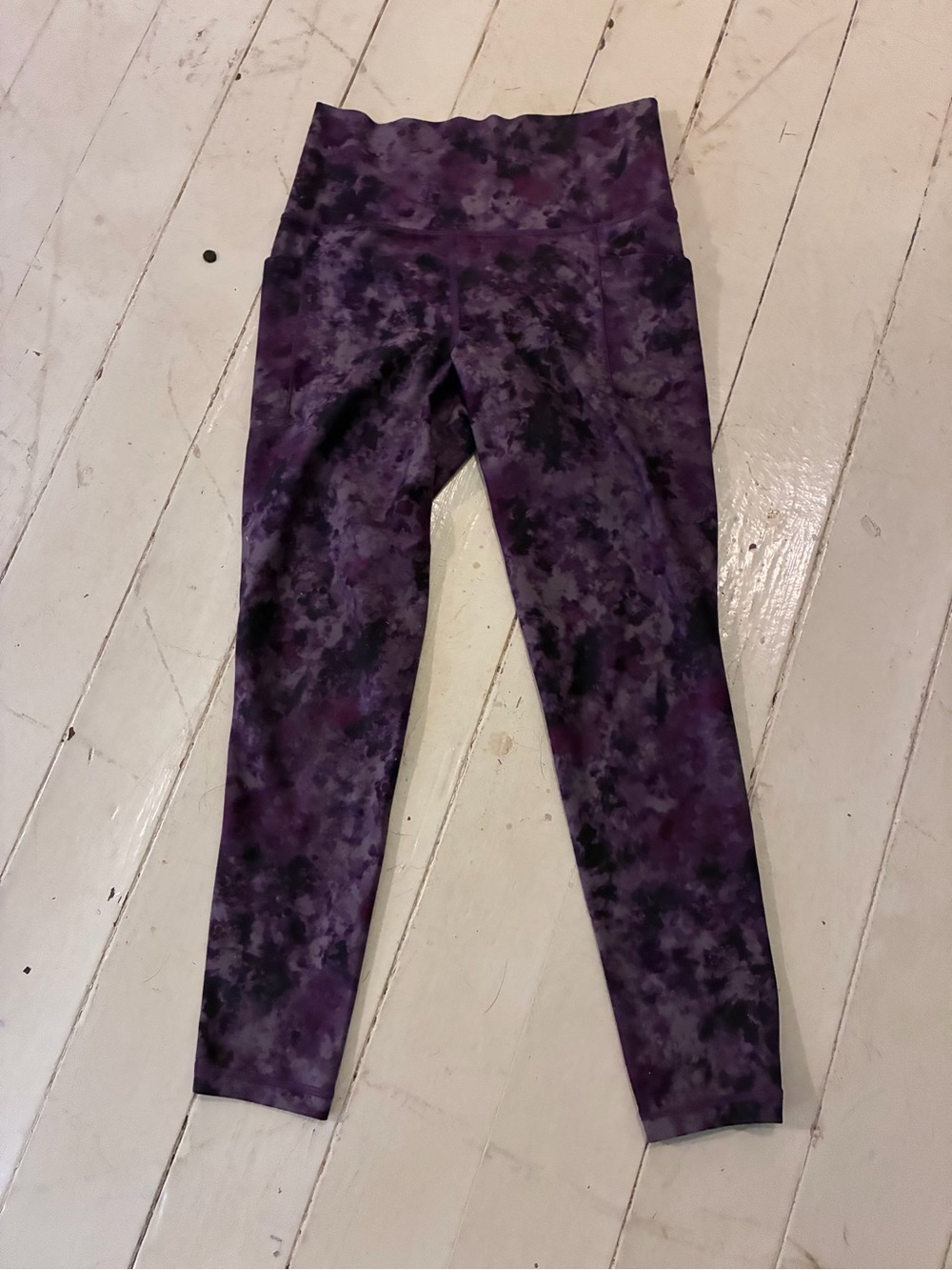 ATHLETA Salutation Stash Pocket II Printed 7/8 Tight